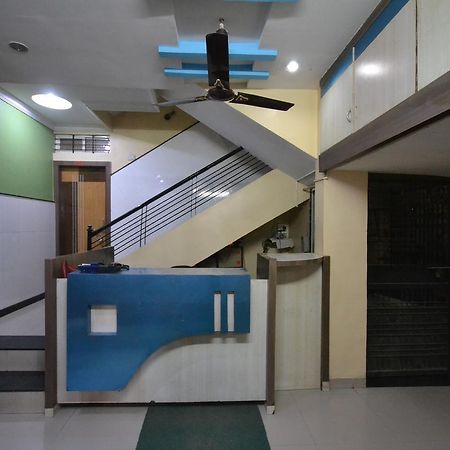 שירדי Hotel Madhava מראה חיצוני תמונה
