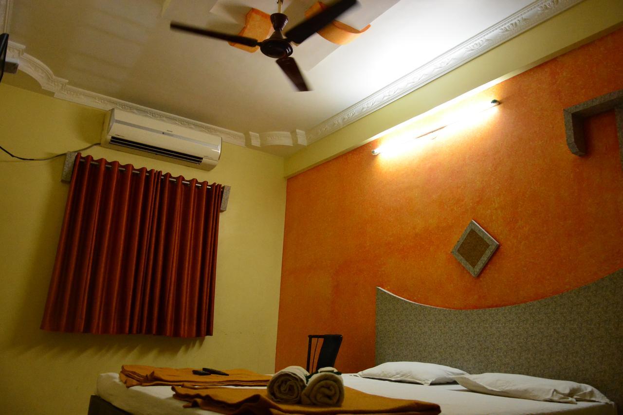 שירדי Hotel Madhava מראה חיצוני תמונה