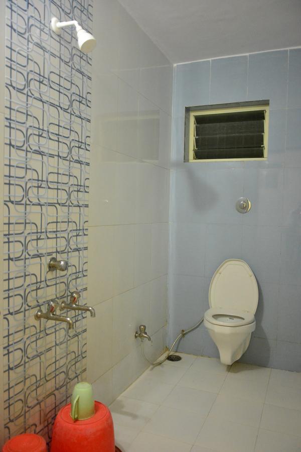 שירדי Hotel Madhava מראה חיצוני תמונה