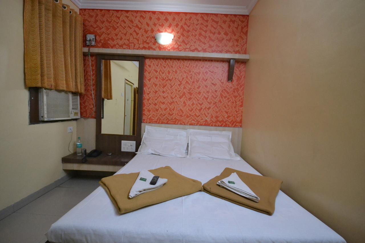 שירדי Hotel Madhava מראה חיצוני תמונה