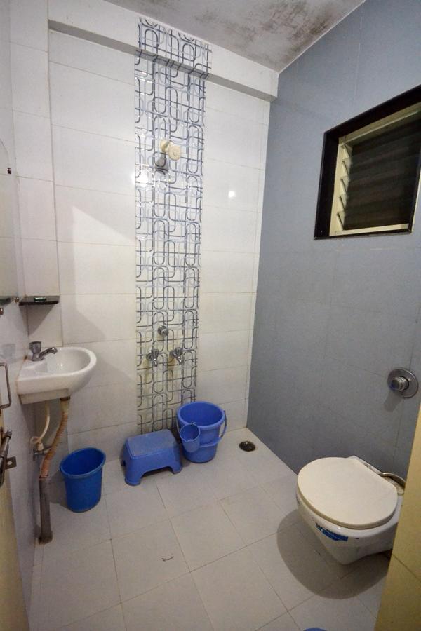 שירדי Hotel Madhava מראה חיצוני תמונה