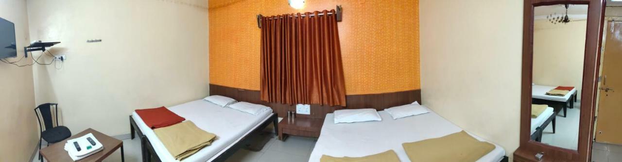 שירדי Hotel Madhava מראה חיצוני תמונה