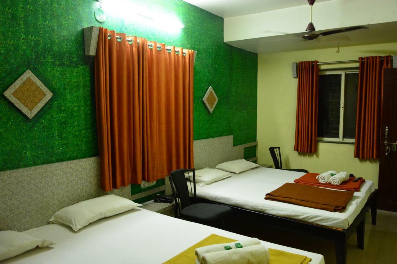 שירדי Hotel Madhava מראה חיצוני תמונה